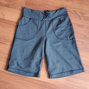 Lululemon High Rise Biker Shorts Red With Drawstring Reversible Size 4 *Rare*